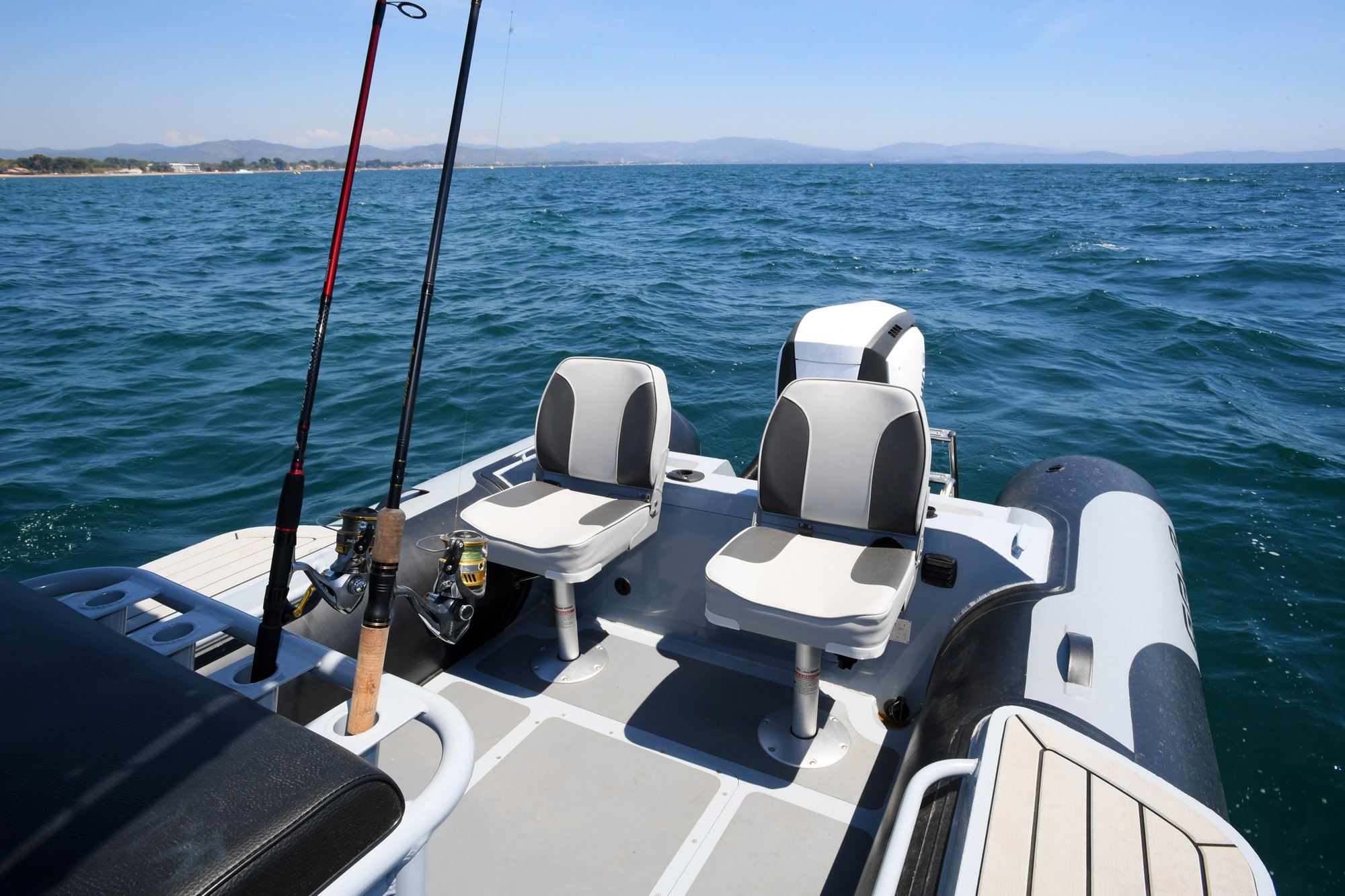 slider 3 Gala Boats V650 Fishing